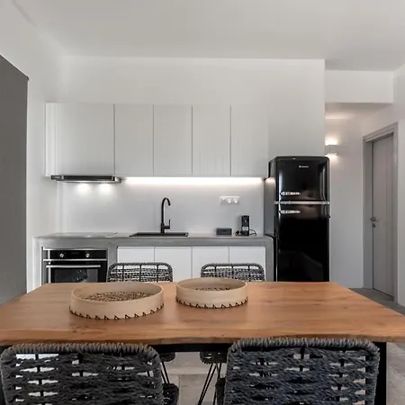 Lägenhetshotell Manesis 4*