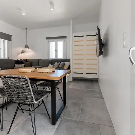 Lägenhetshotell Manesis 4*