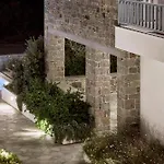 Manesis 4* Πολλώνια