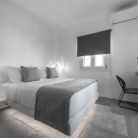 アパートホテル Manesis ポロニア