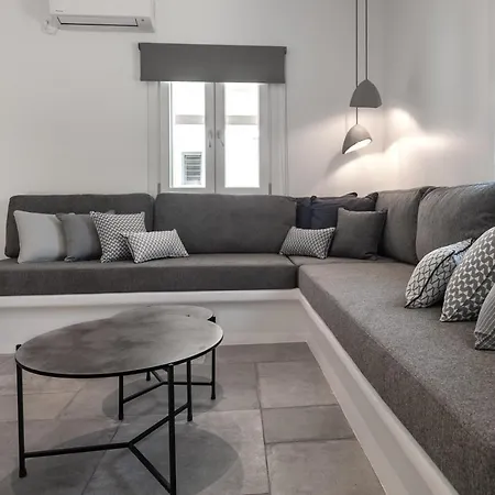 アパートホテル Manesis 4*