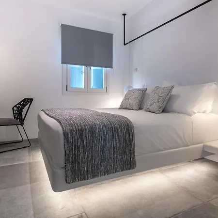 アパートホテル Manesis ポロニア