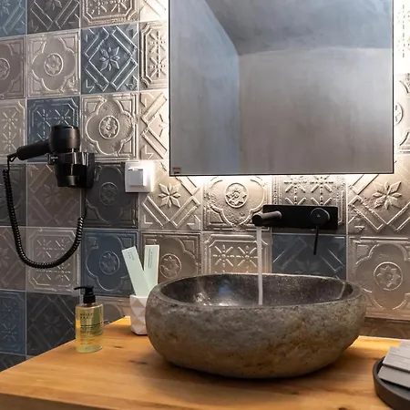 Manesis 4* ポロニア