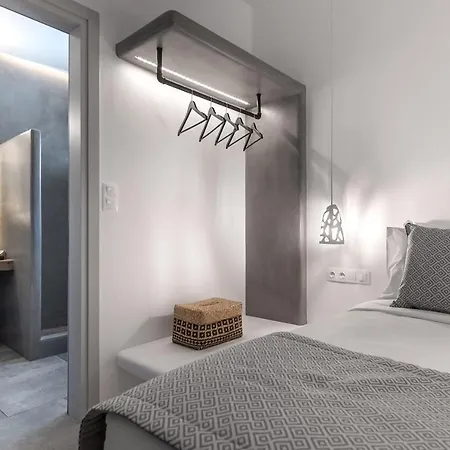 アパートホテル Manesis ポロニア