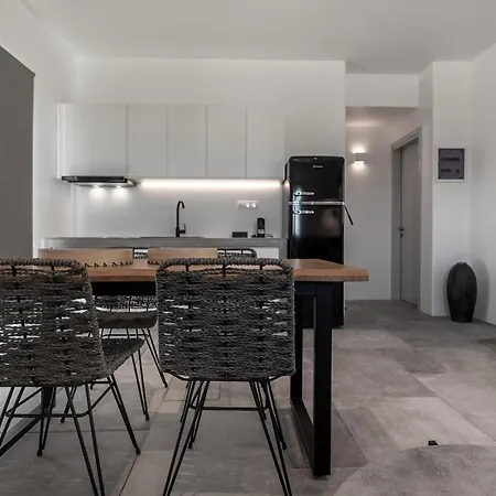 アパートホテル Manesis