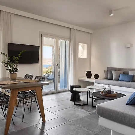 Manesis 4* Поллония